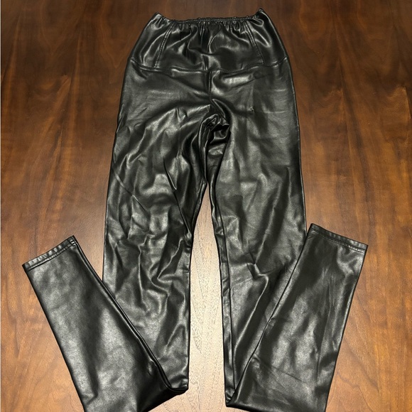 Wilted free vegan leather legging - Picture 1 of 4